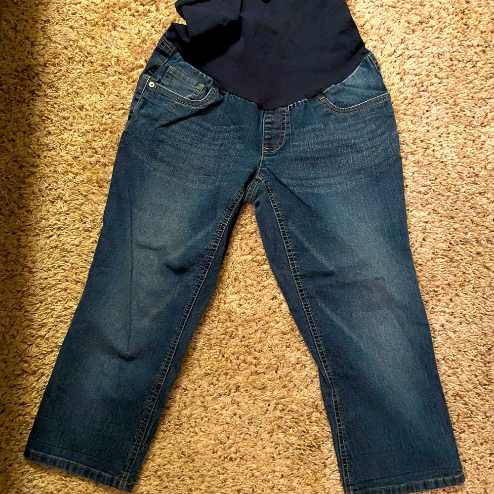 Maternity capris